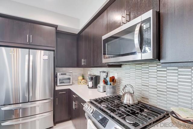 2092 Tango Loop, Chula Vista CA: https://media.crmls.org/mediaz/7d343d1e-1096-417a-84e6-12e8afabd672.jpg