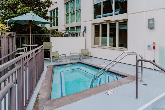 1240 India St, San Diego CA: https://media.crmls.org/mediaz/7d349c0a-8d55-4e29-8654-db3c400cf67f.jpg