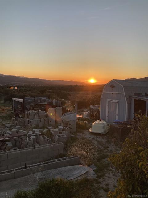 Image 2 of 3 For 3442 Rancho Chimney Rock Rd