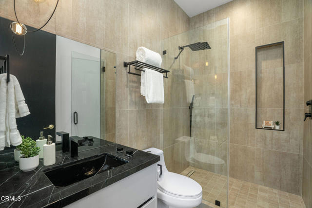 5622 Natick Avenue, Sherman Oaks CA: https://media.crmls.org/mediaz/7d35178a-c9ae-4637-91dd-d20fb851111e.jpg