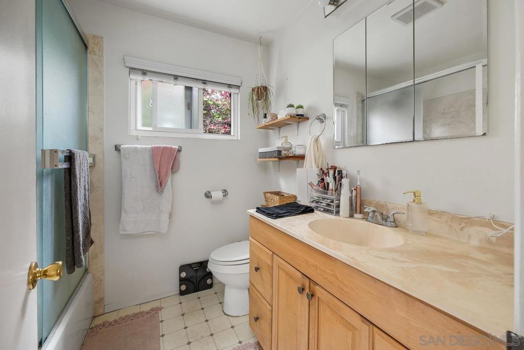 MLS #250035908SD img 21