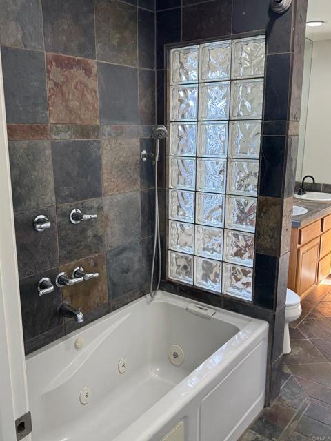Detail Gallery Image 12 of 23 For 901 San Juan Pl, Oceanside,  CA 92058 - 4 Beds | 2 Baths