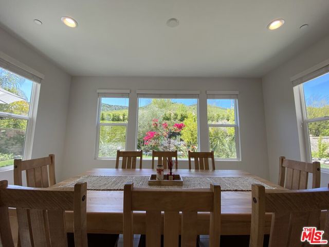 18648 Juniper Springs Drive, Canyon Country CA: https://media.crmls.org/mediaz/7d36b968-1944-498d-b55d-71226bdd68d5.jpg