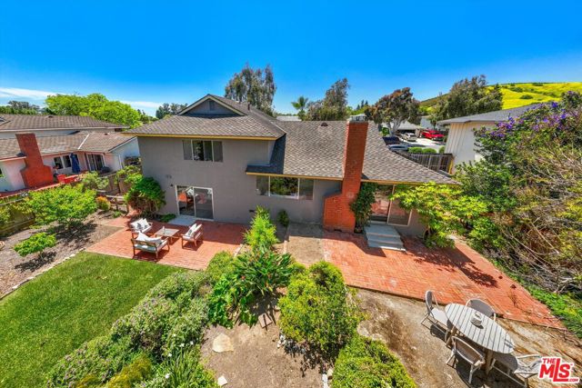 6591 Camino Venturoso, Goleta CA: https://media.crmls.org/mediaz/7d37280a-bb7d-438e-91e6-15a979eca11f.jpg