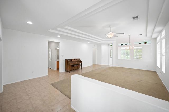 44660 S Heritage Palms Drive, Indio CA: https://media.crmls.org/mediaz/7d37e196-c269-4ad1-a2e4-25a1da8c4227.jpg