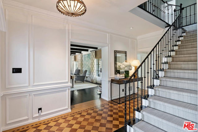 10428 Wyton Drive, Los Angeles CA: https://media.crmls.org/mediaz/7d37e493-e8e8-4449-a0aa-eb8daf1eaeaf.jpg