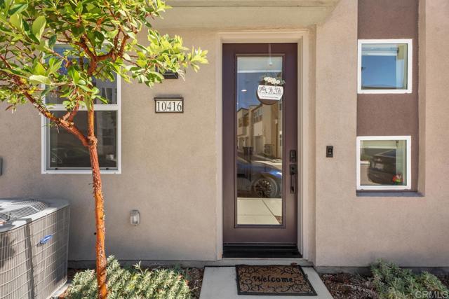 10416 Adamson Way, San Diego CA: https://media.crmls.org/mediaz/7d38ae3a-f492-43a2-9a96-a0e917410730.jpg