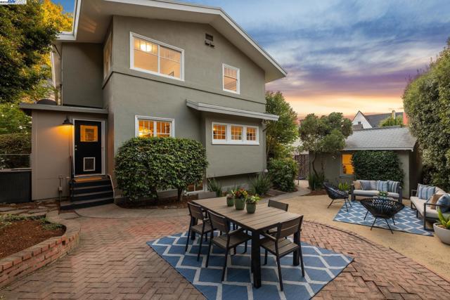 6040 LAWTON AVENUE, Oakland CA: https://media.crmls.org/mediaz/7d3982ab-8a9b-4843-9f96-4ea92a0d968c.jpg
