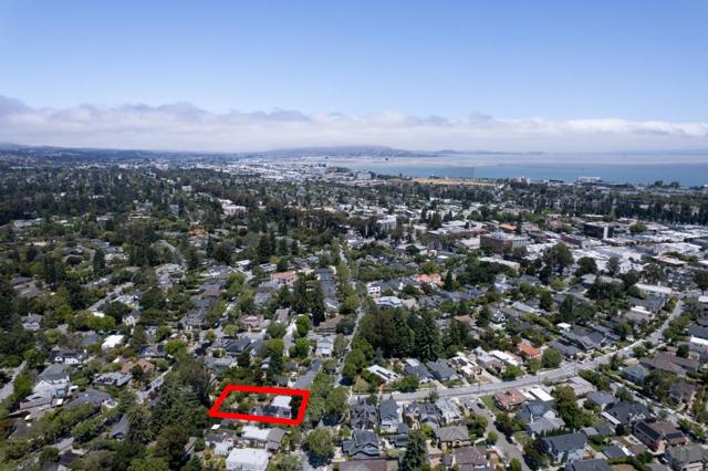 153 Occidental Avenue, Burlingame CA: https://media.crmls.org/mediaz/7d39945a-3222-4efd-a8d2-cc05f9d009c9.jpg