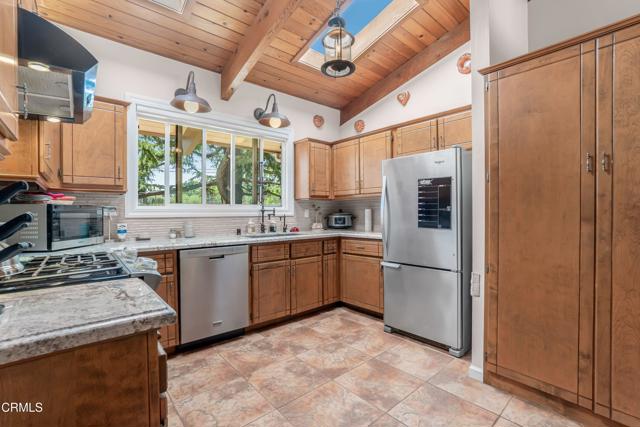 4290 Aspen Lane, Somis CA: https://media.crmls.org/mediaz/7d39a4af-d857-4c3b-a081-40bbb50f3074.jpg