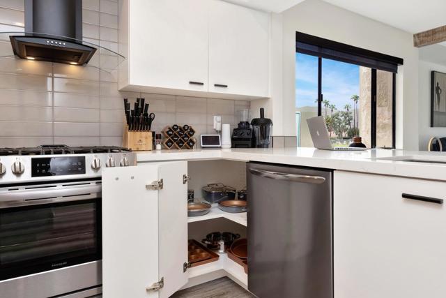 411 Forest Hills Drive, Rancho Mirage CA: https://media.crmls.org/mediaz/7d39c063-3514-4fa9-a4ef-5eb720a5c60c.jpg