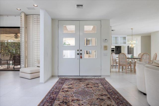 19 Colgate Drive, Rancho Mirage CA: https://media.crmls.org/mediaz/7d3a7aa6-7903-4f73-b659-5488bbe76231.jpg