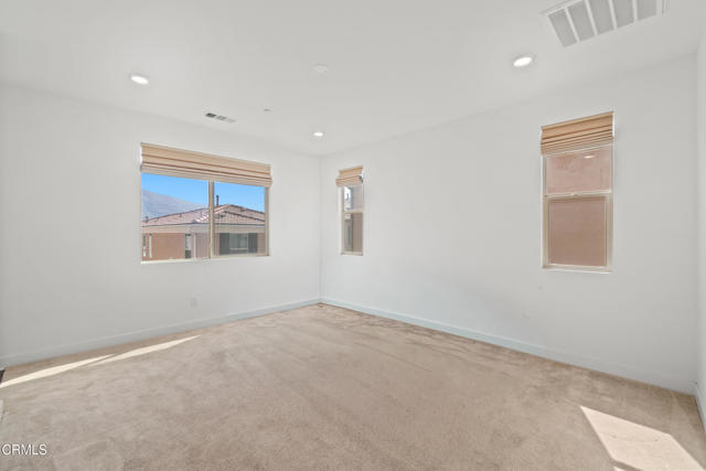 Detail Gallery Image 19 of 46 For 1966 Meyer Ct, Santa Paula,  CA 93060 - 4 Beds | 3/1 Baths