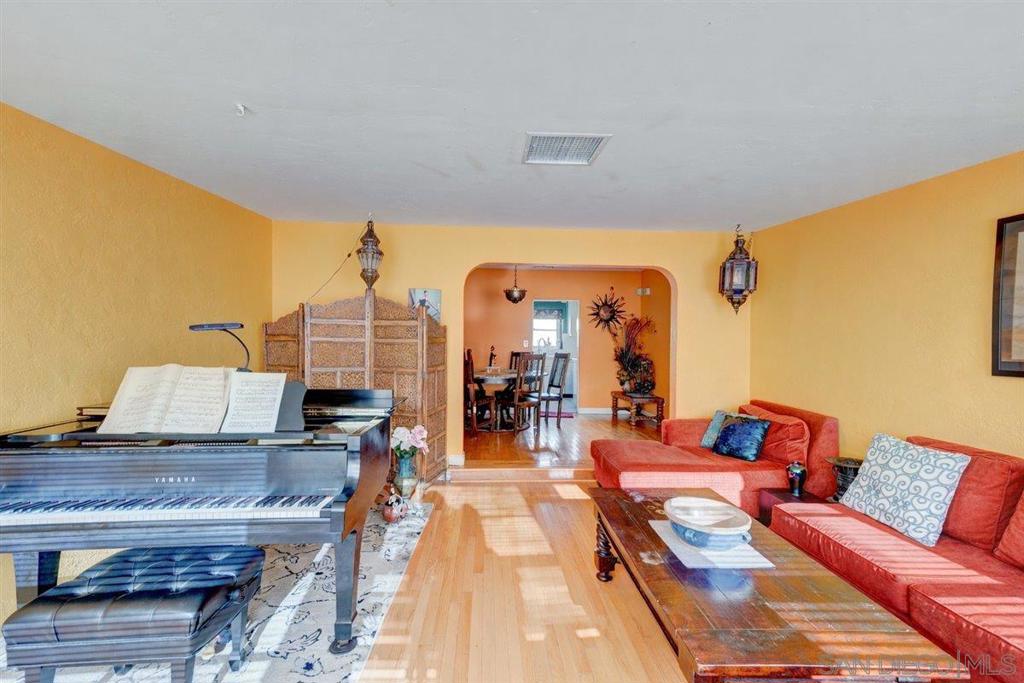 5612 Meade