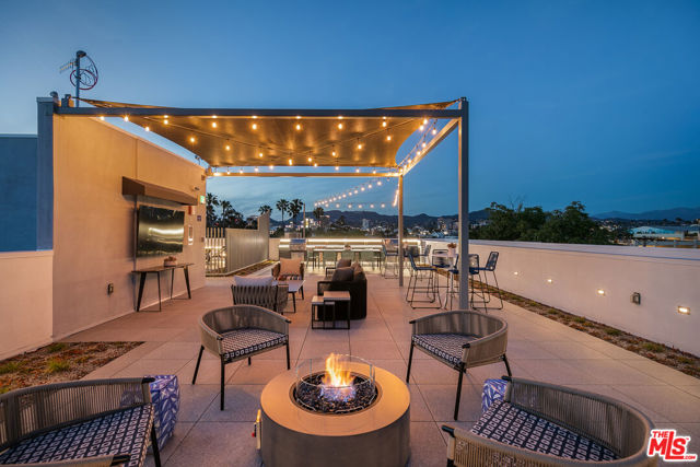 5801 Camerford Avenue, Los Angeles CA: https://media.crmls.org/mediaz/7d3b6373-8a6c-4eb1-be7b-4dfcf5f41882.jpg