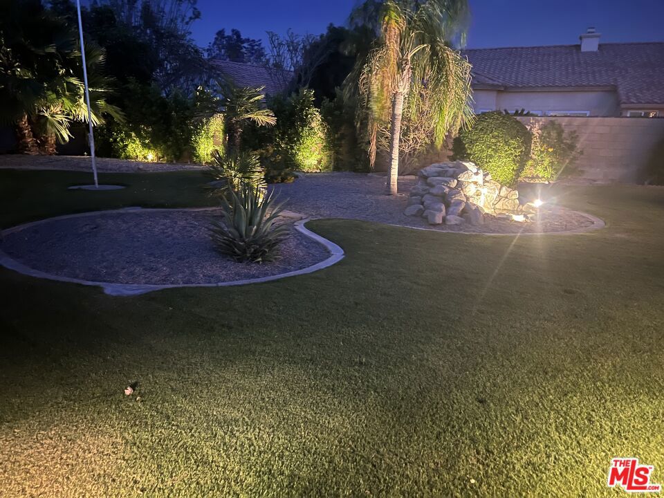 https://media.crmls.org/mediaz/7d3b9b81-1630-4e29-a195-d86cf656c98c.jpg?preset=X-Large