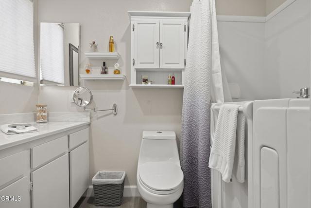 4222 Village 4, Camarillo CA: https://media.crmls.org/mediaz/7d3bf8da-dfb0-4c40-a495-7e17e7f7ff81.jpg