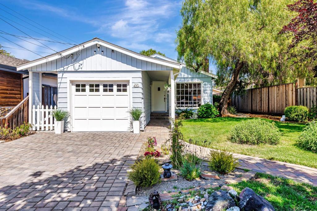 221 Hillview Avenue