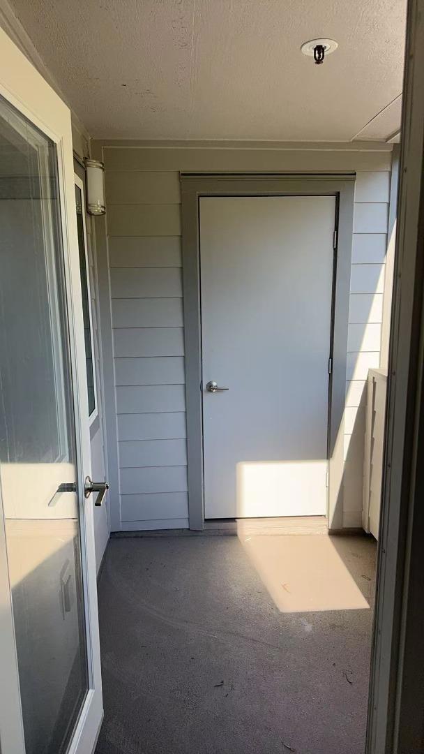 6400 Christie Avenue, Emeryville CA: https://media.crmls.org/mediaz/7d3cd54e-2b3a-4e1c-a0d9-a481c84dfe03.jpg