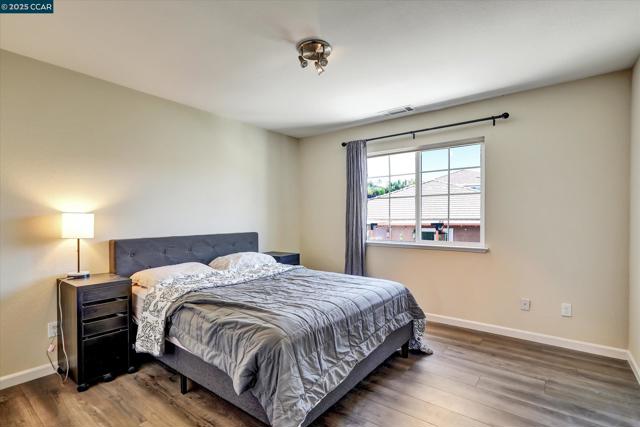 4007 Oak Knoll St, Antioch CA: https://media.crmls.org/mediaz/7d3cea94-bd65-4ad3-80a3-b68ad68db2b8.jpg