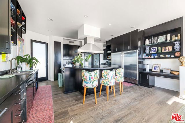 1501 Viewsite Terrace, Los Angeles CA: https://media.crmls.org/mediaz/7d3d4c97-c6d6-4220-9558-bf8467a353a7.jpg