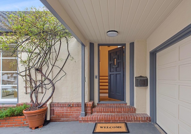 Image 3 of 58 For 3938 Oakmore Rd