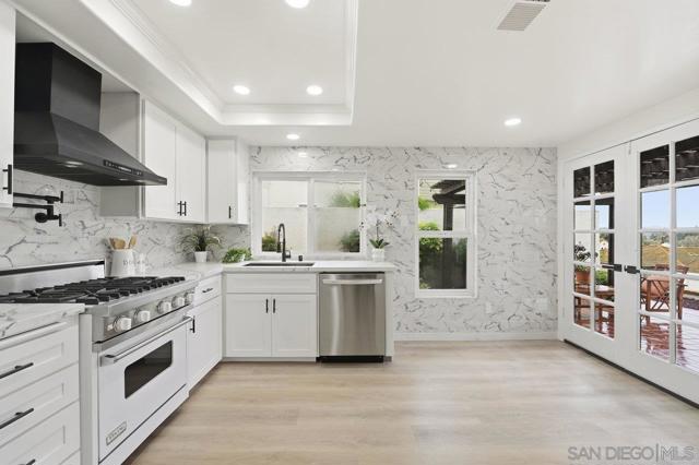 17676 Corte Sobrado, San Diego CA: https://media.crmls.org/mediaz/7d3dbd83-8542-4681-9191-cf4bacac30a7.jpg