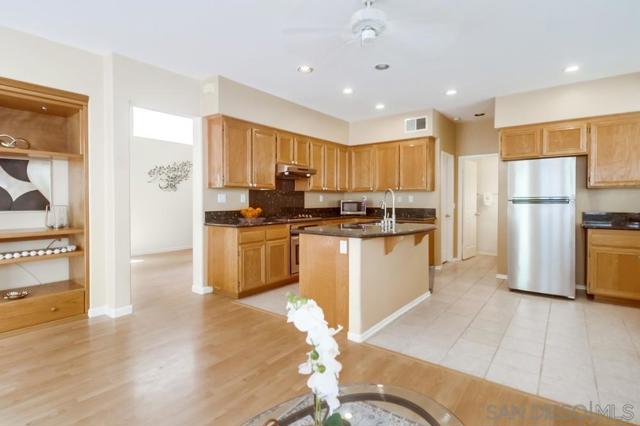13837 Fontanelle Pl, San Diego CA: https://media.crmls.org/mediaz/7d3df985-7075-4761-8c1f-3e684bfd4cad.jpg