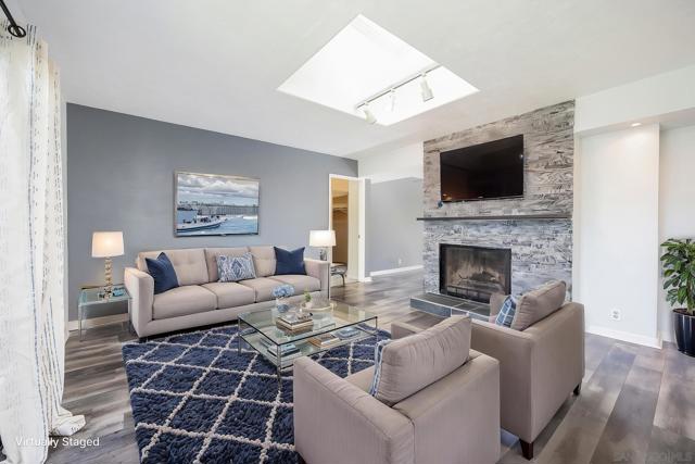 Image 3 of 32 For 2157 Arnold Way  624