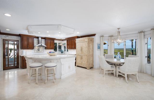 Detail Gallery Image 8 of 63 For 10737 Birch Bluff Ave, San Diego,  CA 92131 - 4 Beds | 3/1 Baths