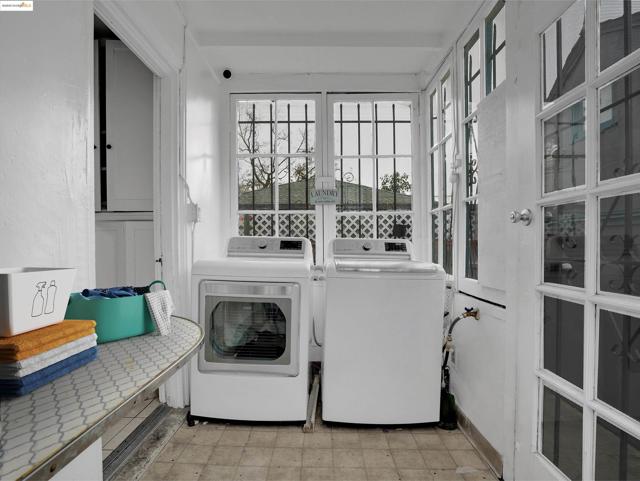 8127 Hillside St, Oakland CA: https://media.crmls.org/mediaz/7d3f97fc-13c7-4fa4-a534-2388ac56606a.jpg
