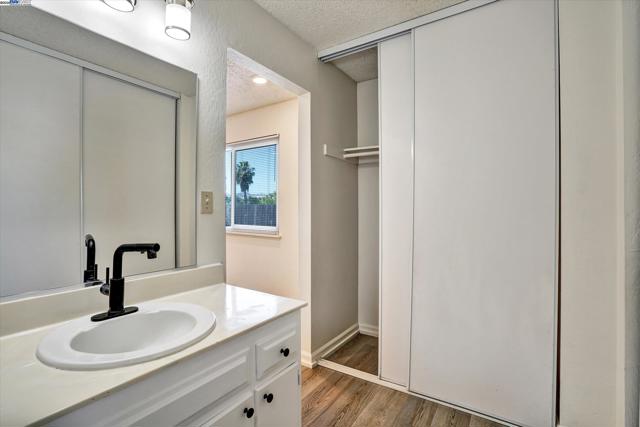 3432 Barmouth Dr, Antioch CA: https://media.crmls.org/mediaz/7d3ff37c-627d-45f2-b783-bff1807994b7.jpg