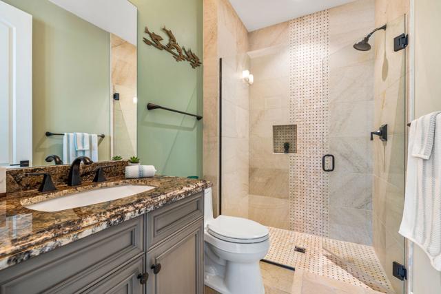 17 Emerald Court, Rancho Mirage CA: https://media.crmls.org/mediaz/7d405d2d-9c5e-466e-b3bf-212316ce314f.jpg