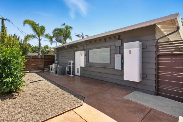1350 N Central Avenue, San Jose CA: https://media.crmls.org/mediaz/7d40aa4e-a22c-4b5a-a82a-21014fc0314a.jpg