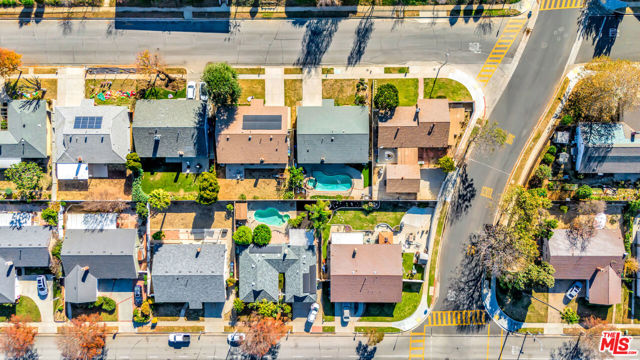 2425 Dusan Street, Simi Valley CA: https://media.crmls.org/mediaz/7d413909-518d-4f4e-923e-f43e418864d9.jpg