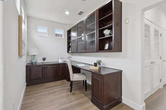 3364 Chartwell St, San Ramon CA: https://media.crmls.org/mediaz/7d418be7-d1a6-428b-907d-2cb0b4f2f866.jpg