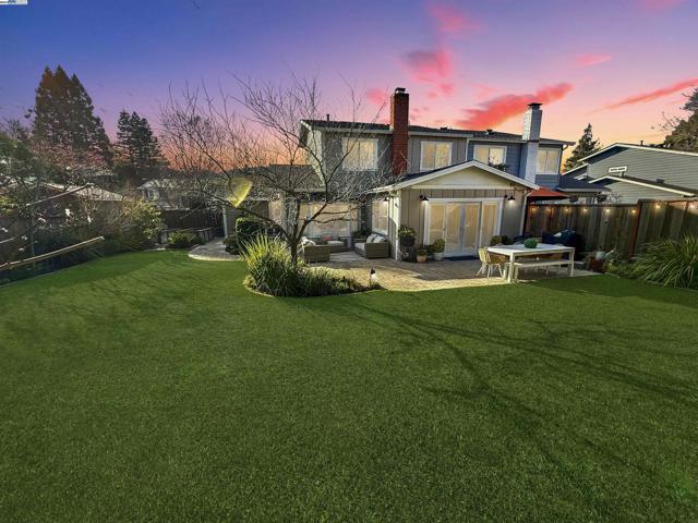 27 Serene Ct, Danville CA: https://media.crmls.org/mediaz/7d419625-5202-49da-8e55-7a613a7c0523.jpg
