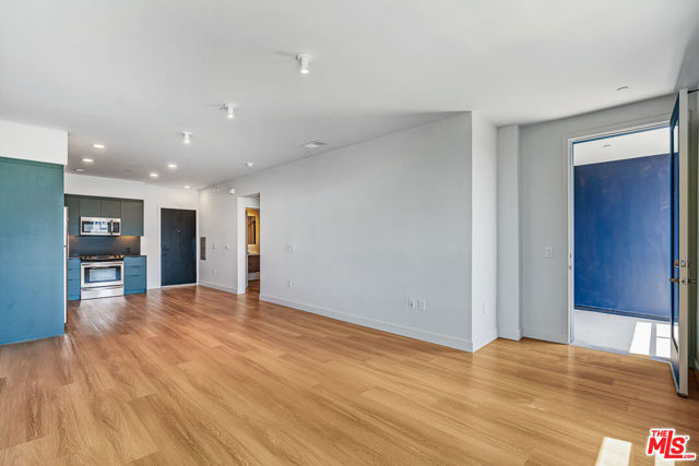 10601 Washington Boulevard, Culver City CA: https://media.crmls.org/mediaz/7d41b819-60b2-4772-88d6-6d7d0327310a.jpg