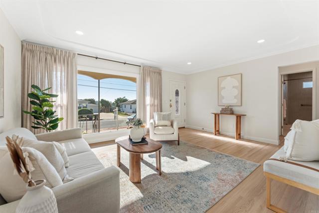 Detail Gallery Image 5 of 53 For 181 Corte Maria Ave, Chula Vista,  CA 91910 - 3 Beds | 2 Baths