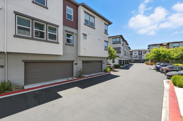 895 De Guigne Drive, Sunnyvale CA: https://media.crmls.org/mediaz/7d4225ee-da0b-4bd9-a2a3-7a2661d0a6ea.jpg