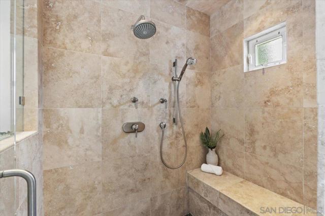 2778 Rosecrans St, San Diego CA: https://media.crmls.org/mediaz/7d44355c-ce91-432e-8b42-1de2c1128eb3.jpg