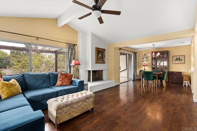 1209 La Verde Lane, San Marcos CA: https://media.crmls.org/mediaz/7d444c20-c542-4961-b636-f196a7095023.jpg