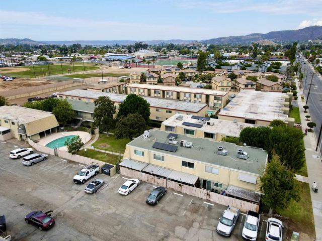 166 N 1st st, El Cajon CA: https://media.crmls.org/mediaz/7d4498b4-0577-4422-ae66-056fffafd784.jpg