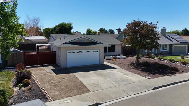 676 Colusa Way, Livermore CA: https://media.crmls.org/mediaz/7d44e993-f830-441b-9bc2-291c31088105.jpg