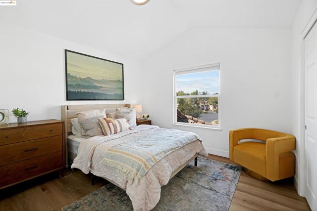 153 Camino Del Sol, Vallejo CA: https://media.crmls.org/mediaz/7d44fc51-51bf-4c09-a3b5-39919e09b04d.jpg