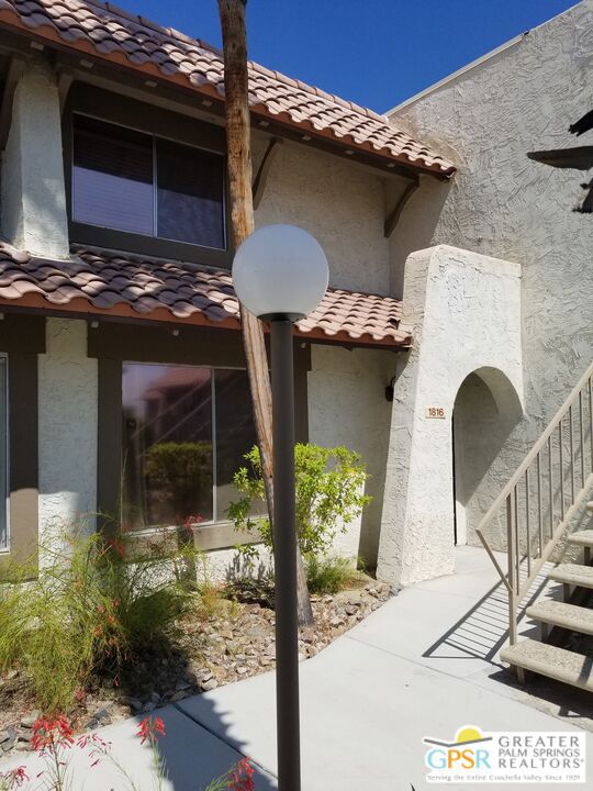 1816 N Mira Loma Way, Palm Springs CA: https://media.crmls.org/mediaz/7d4505f0-18a5-445b-9155-09fa14590b85.jpg