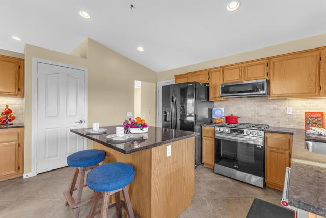 83480 Firecliff Court Court, Indio CA: https://media.crmls.org/mediaz/7d452855-ea37-40d0-9005-3932a84f406e.jpg
