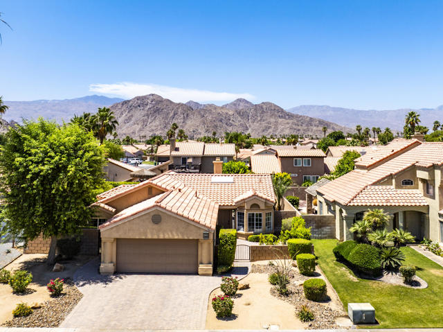 78635 Villeta Drive, La Quinta CA: https://media.crmls.org/mediaz/7d45a200-3ffd-4e1b-83b5-5b07e8e27d2b.jpg