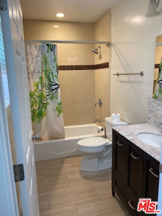 10937 Fairbanks Way, Culver City CA: https://media.crmls.org/mediaz/7d45b0e9-554c-4d31-aac0-9223975fc804.jpg