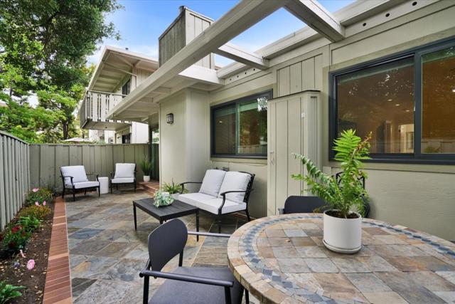 1070 Mercedes Avenue, Los Altos CA: https://media.crmls.org/mediaz/7d46c551-d75a-48ea-8f05-c63886f38a87.jpg